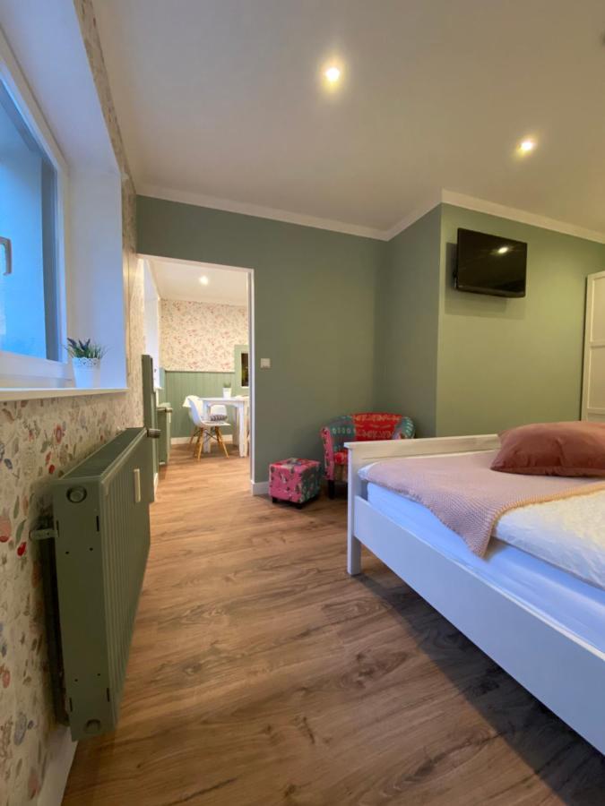 Bed N Riesling Appartement Forst an der Weinstrasse Buitenkant foto